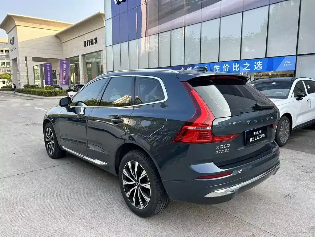 Volvo XC60 — фото 6
