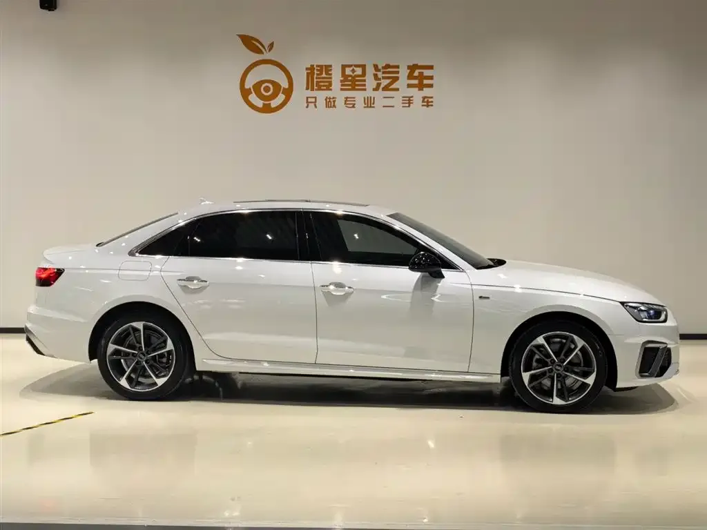 Audi A4L 2023 из CN, фото 3