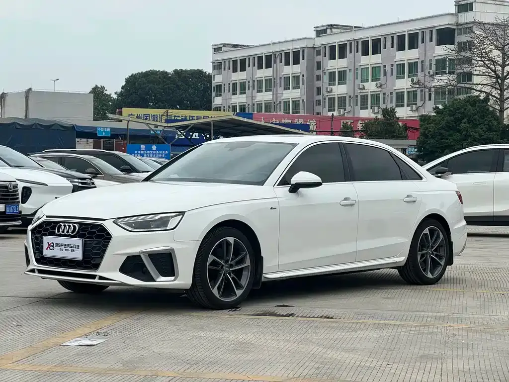 Audi A4L 2021 из CN, фото 1