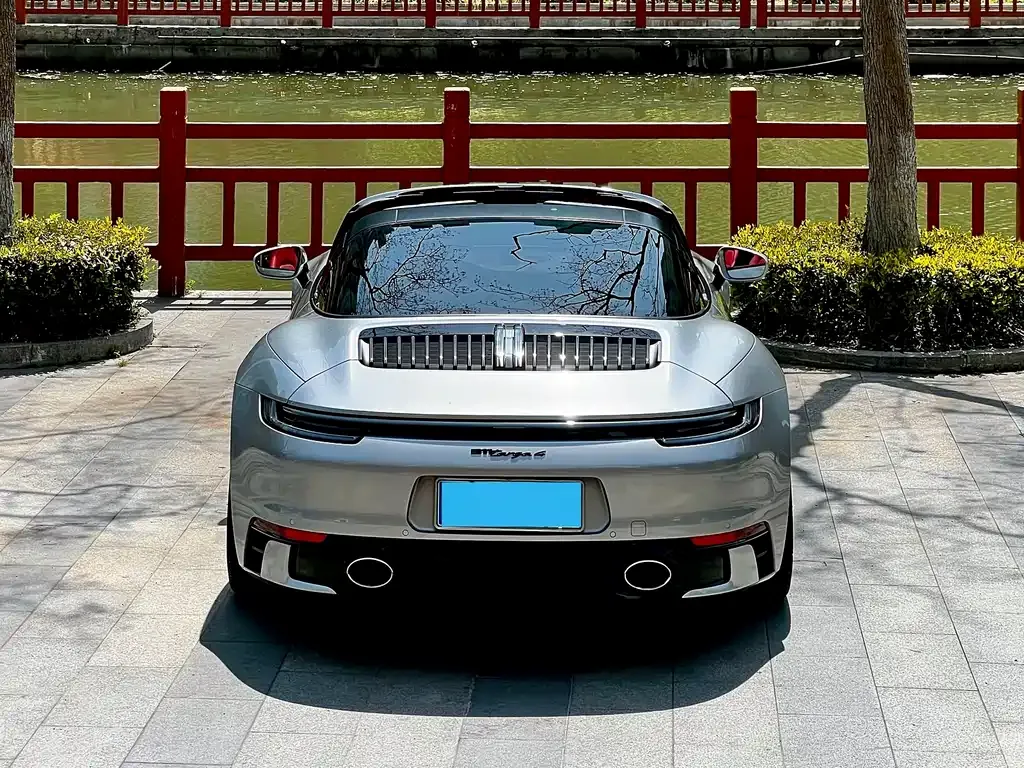 Porsche 911 2023 из CN, фото 9