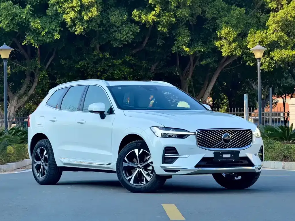 Volvo XC60 — фото 6
