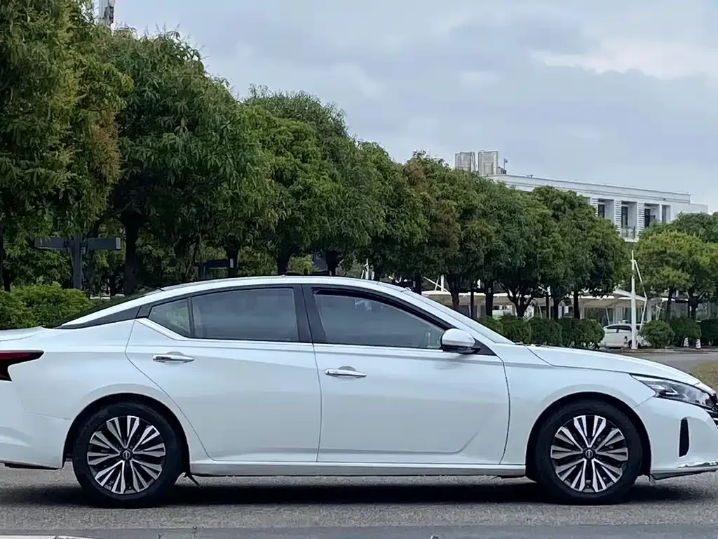 Nissan Teana — фото 10