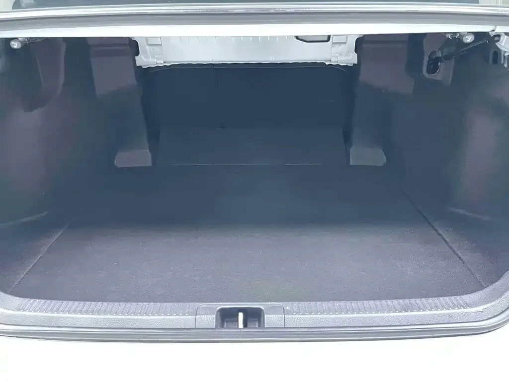 Toyota Camry 2022 из CN, фото 2