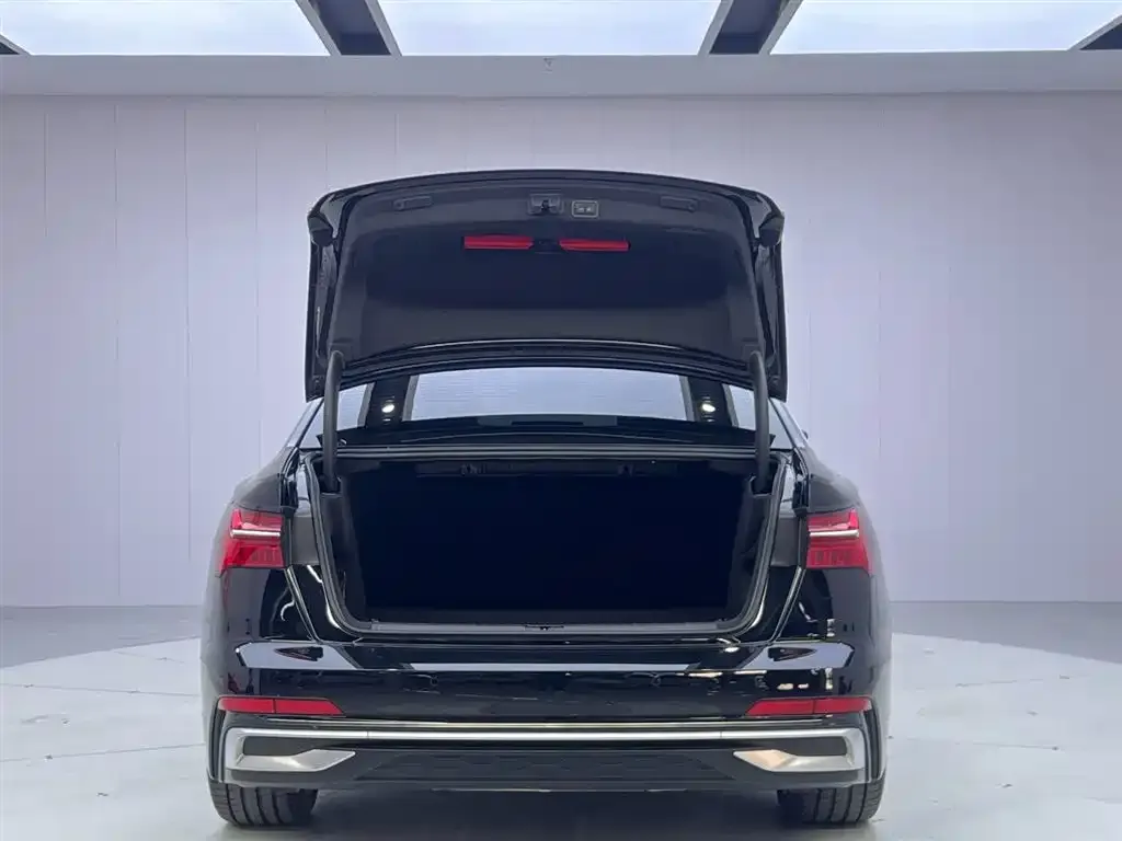 Audi A6L 2025 из CN, фото 4