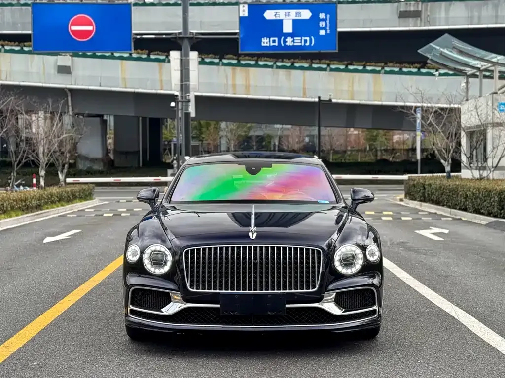 Bentley Flying Spur 2023 из CN, фото 1