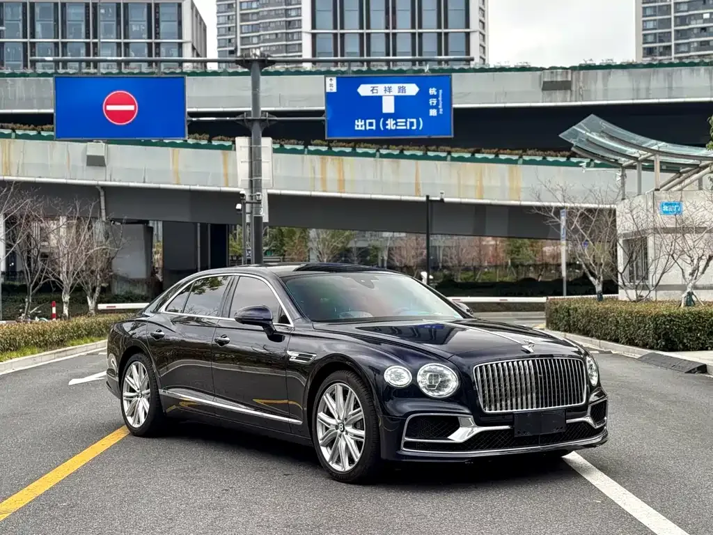 Bentley Flying Spur 2023 из CN, фото 4
