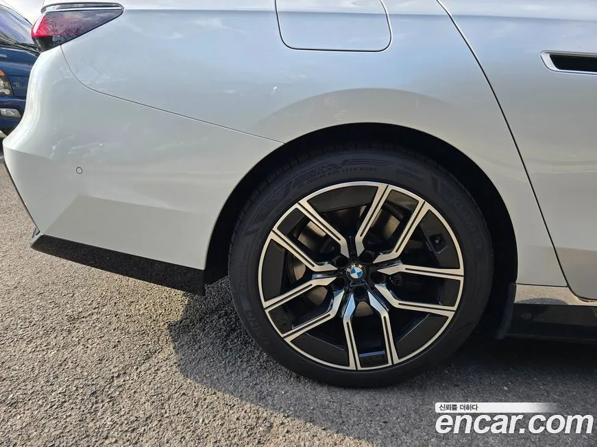 BMW i7 2024 из KR, фото 5
