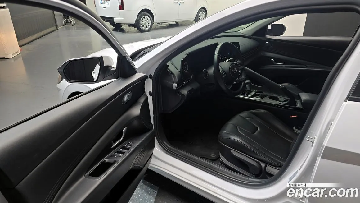Hyundai AVANTE 2022 из KR, фото 3