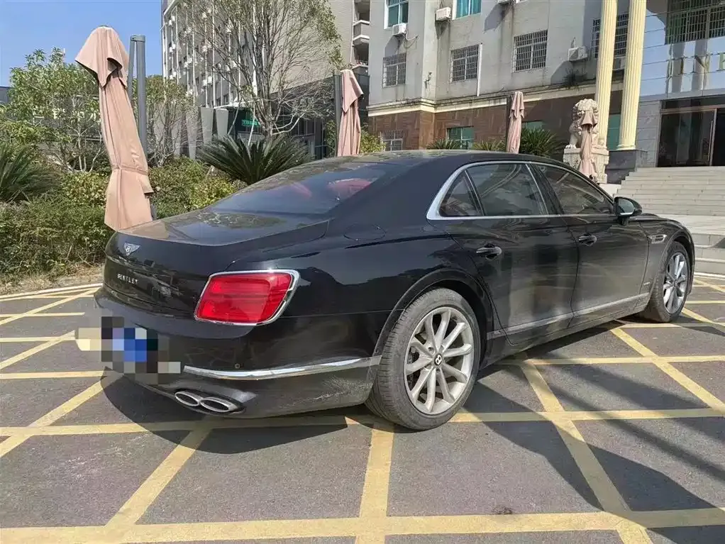 Bentley Flying Spur 2021 из CN, фото 8
