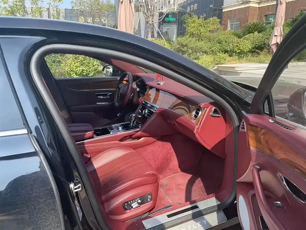 Bentley Flying Spur 2021 из CN, фото 9