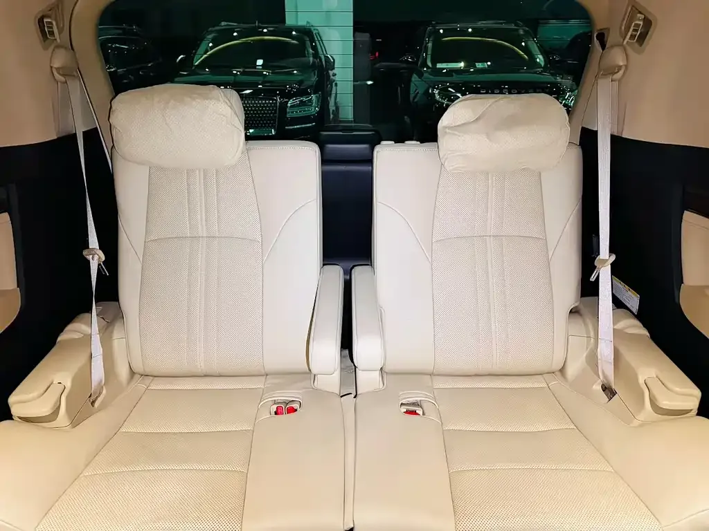 Toyota Alphard — фото 7
