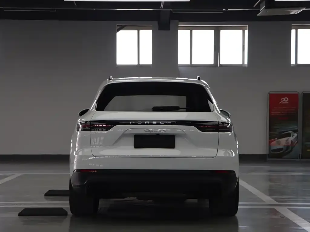 Porsche Cayenne — фото 10