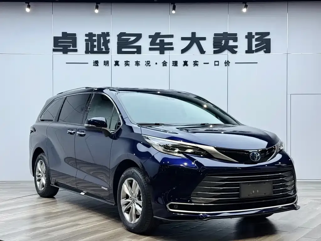 Toyota Sienna 2022 из CN, фото 3