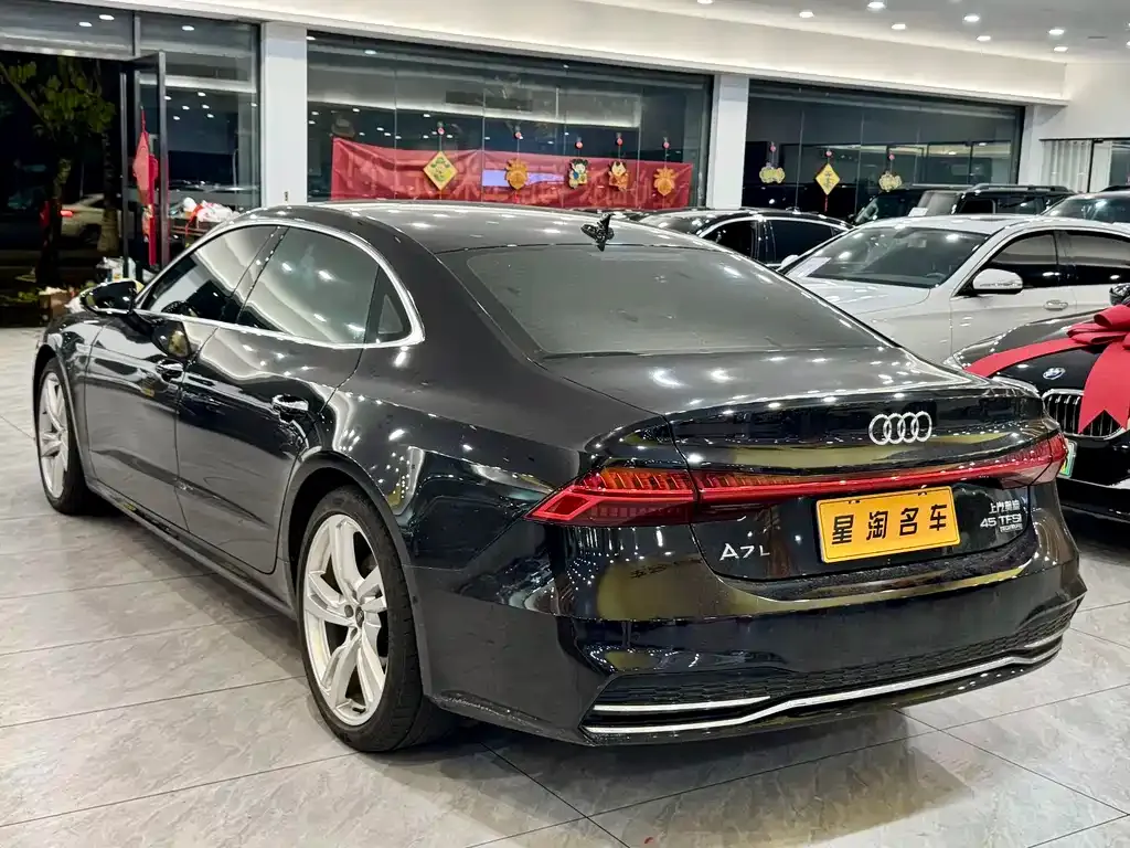 Audi A7L — фото 7