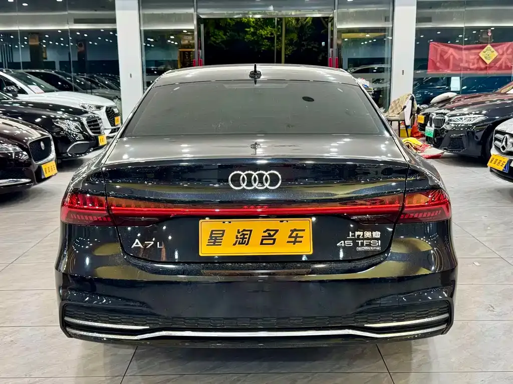 Audi A7L — фото 2