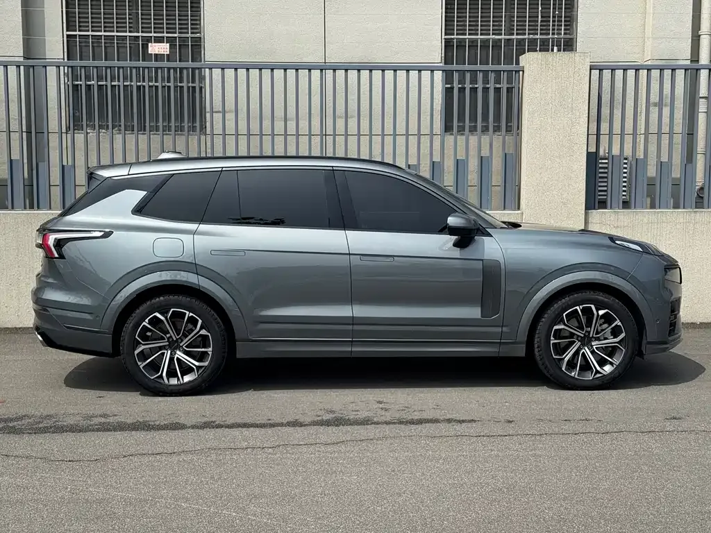Lynk & Co 09 PHEV — фото 6