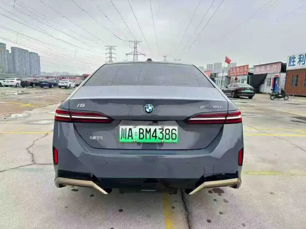 BMW i5 — фото 6