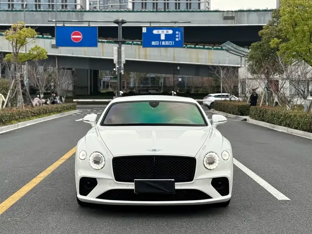 Bentley Continental — фото 1