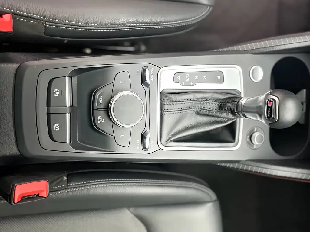 Audi Q2L 2021 из CN, фото 6