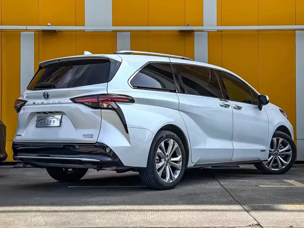Toyota Sienna 2023 из CN, фото 4