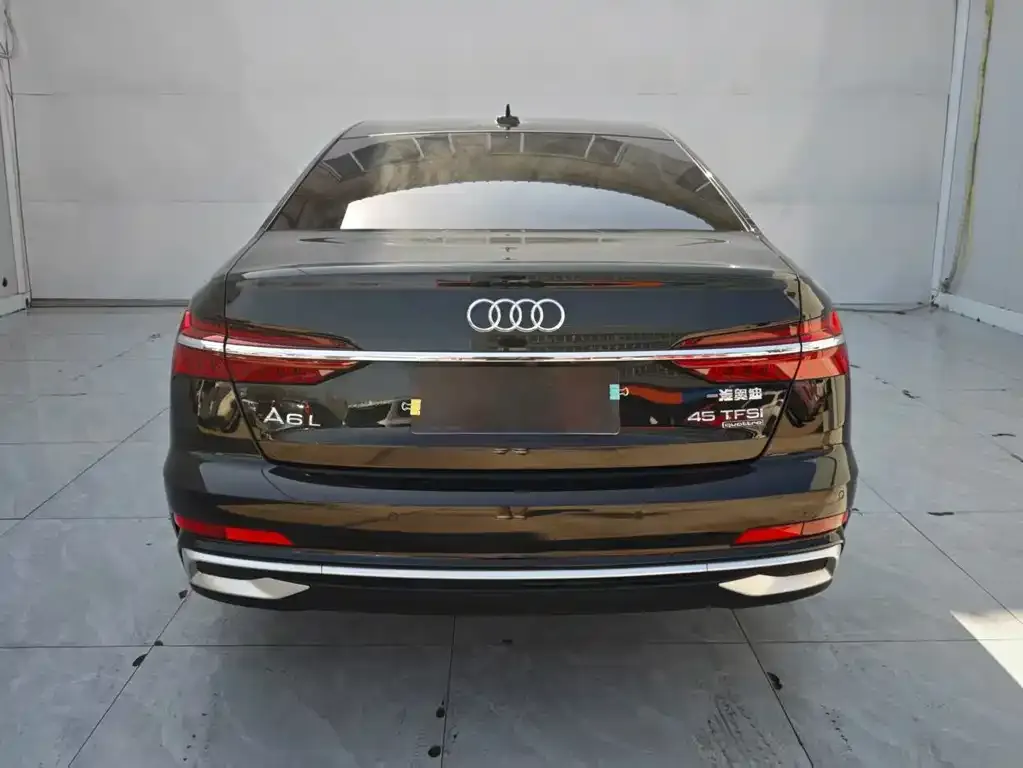 Audi A6L — фото 2