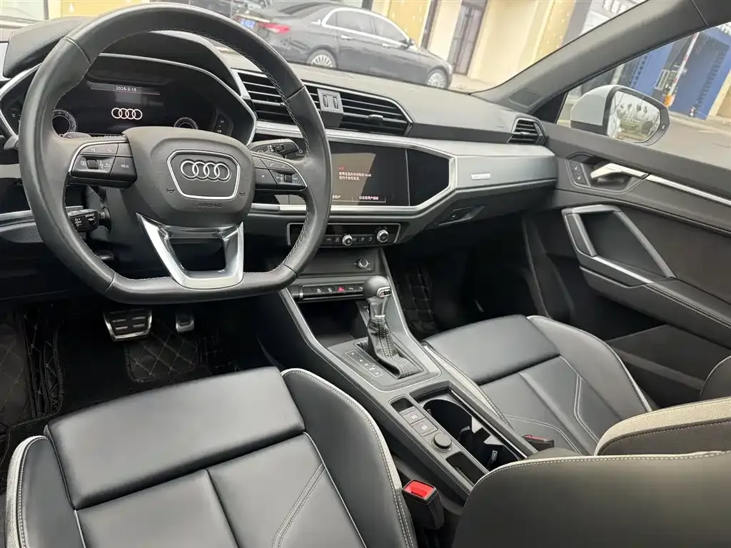 Audi Q3 — фото 6