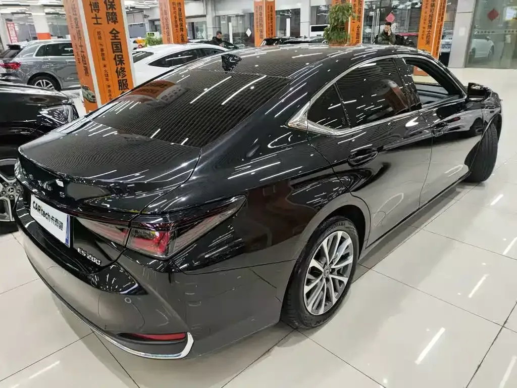 Lexus ES — фото 4