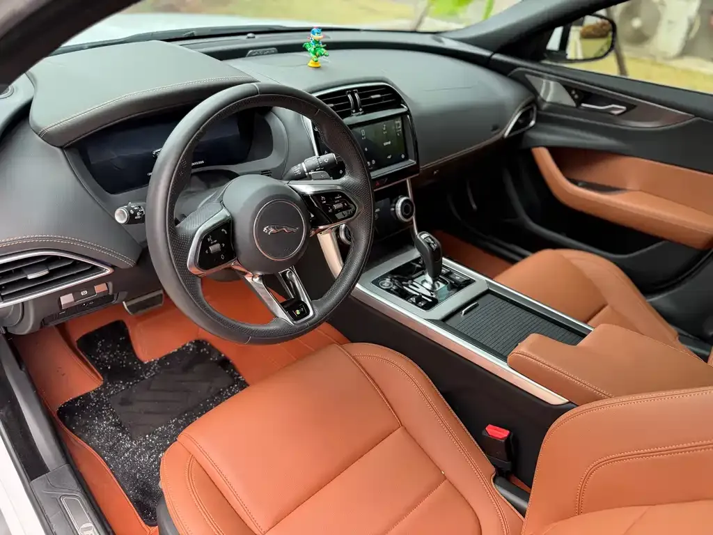 Jaguar XEL 2024 из CN, фото 4