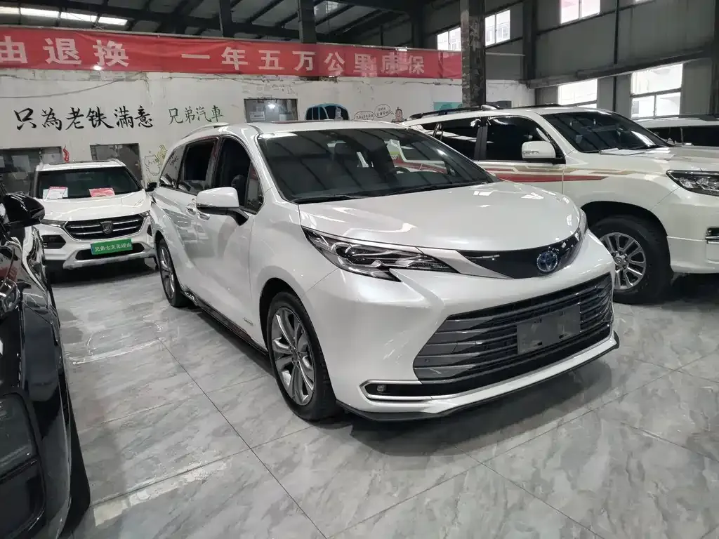 Toyota Sienna 2023 из CN, фото 7