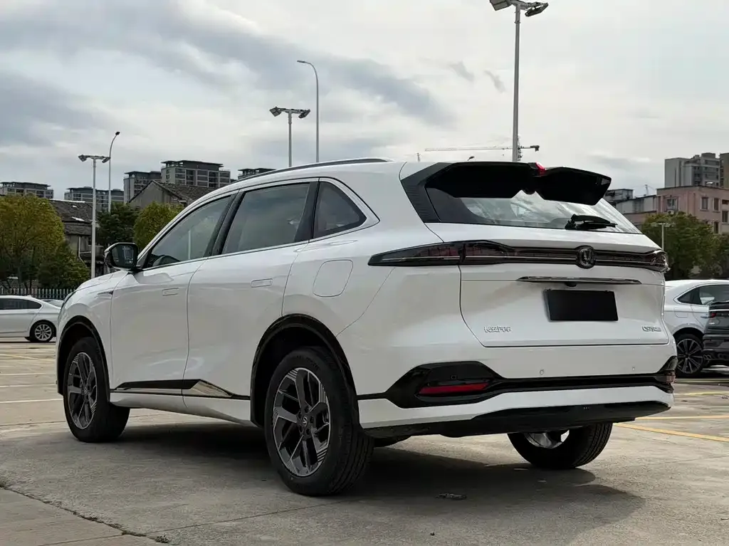 Changan CS75PLUS — фото 10