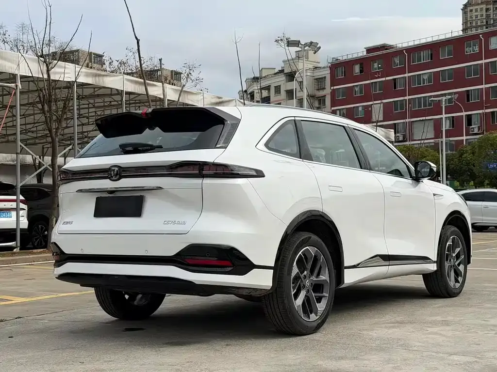 Changan CS75PLUS — фото 9
