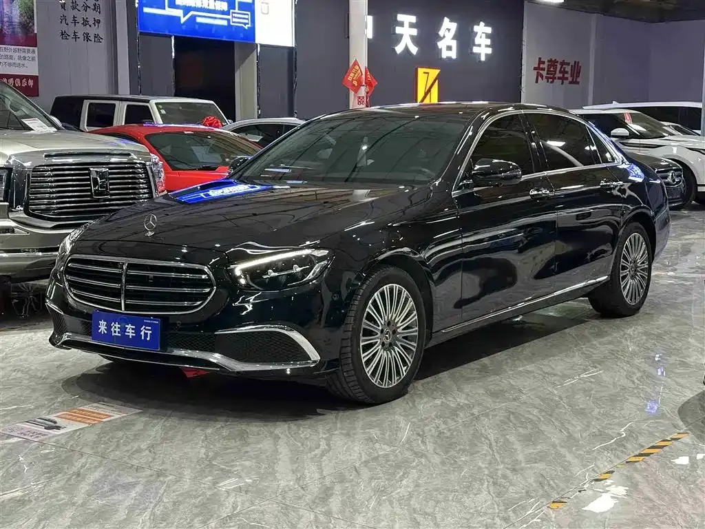 Mercedes-Benz E-Class — фото 1