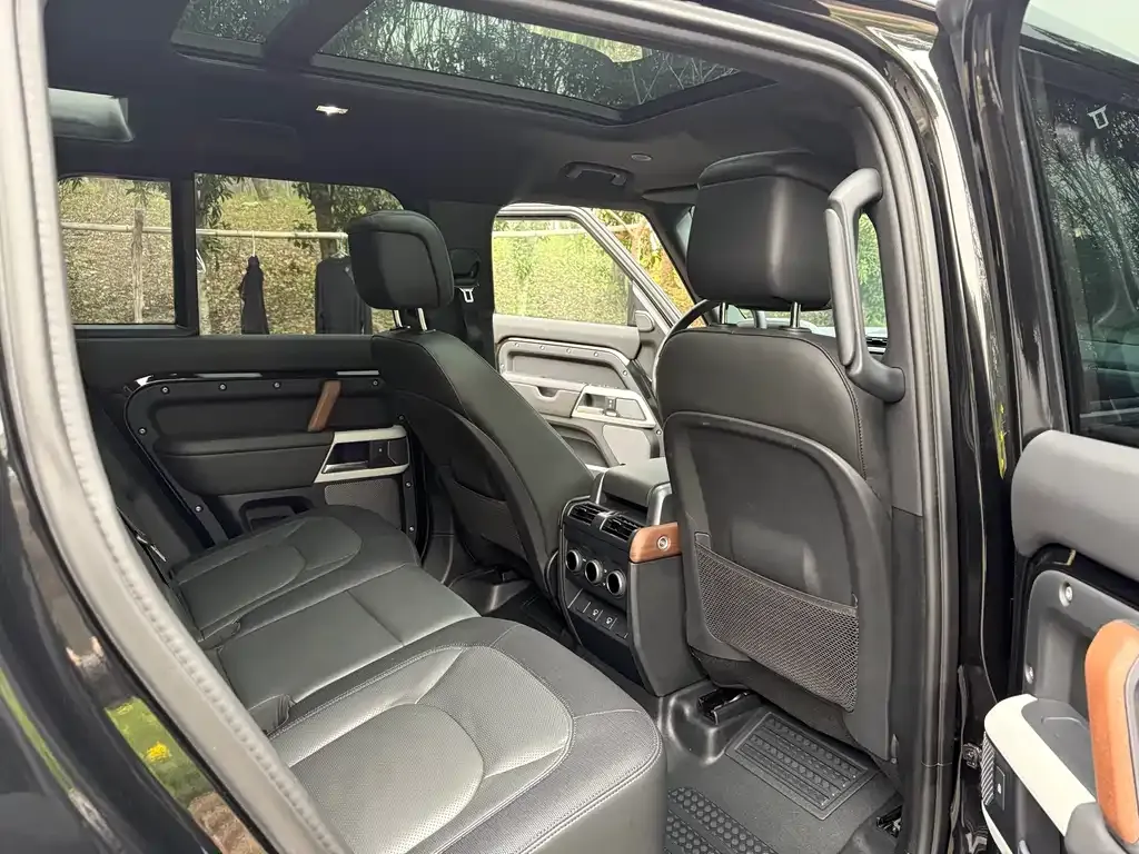 Land Rover Defender — фото 2