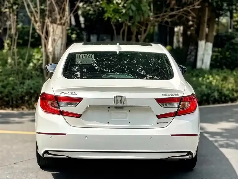 Honda Accord — фото 9