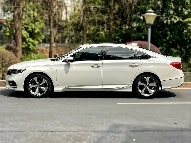 Honda Accord — фото 3