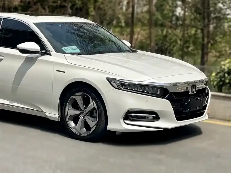Honda Accord — фото 10