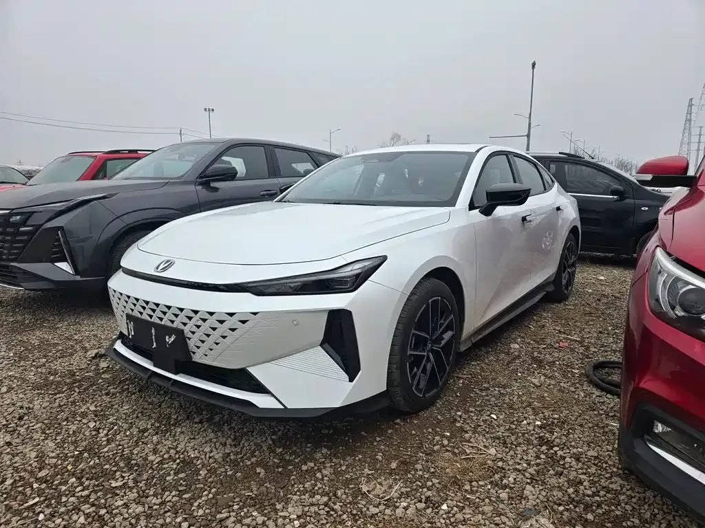 Changan UNI-V iDD 2026 из CN, фото 1