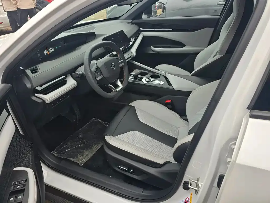 Changan UNI-V iDD 2026 из CN, фото 3