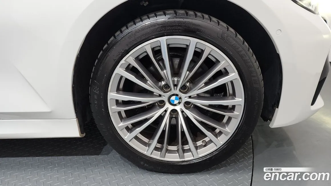 BMW 3-Series 2021 из KR, фото 3