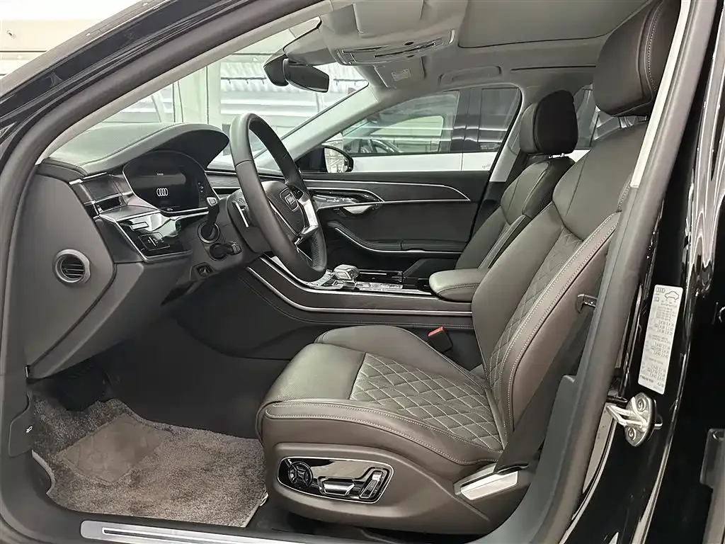 Audi A8 — фото 10
