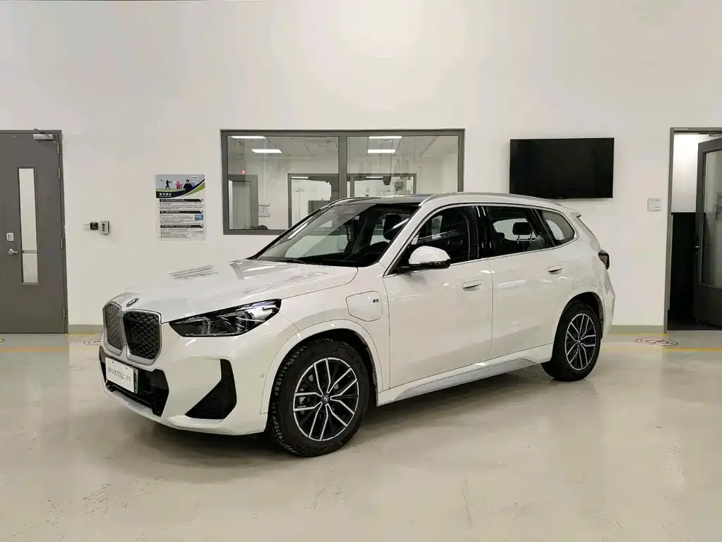 BMW iX1 2025 из CN, фото 1