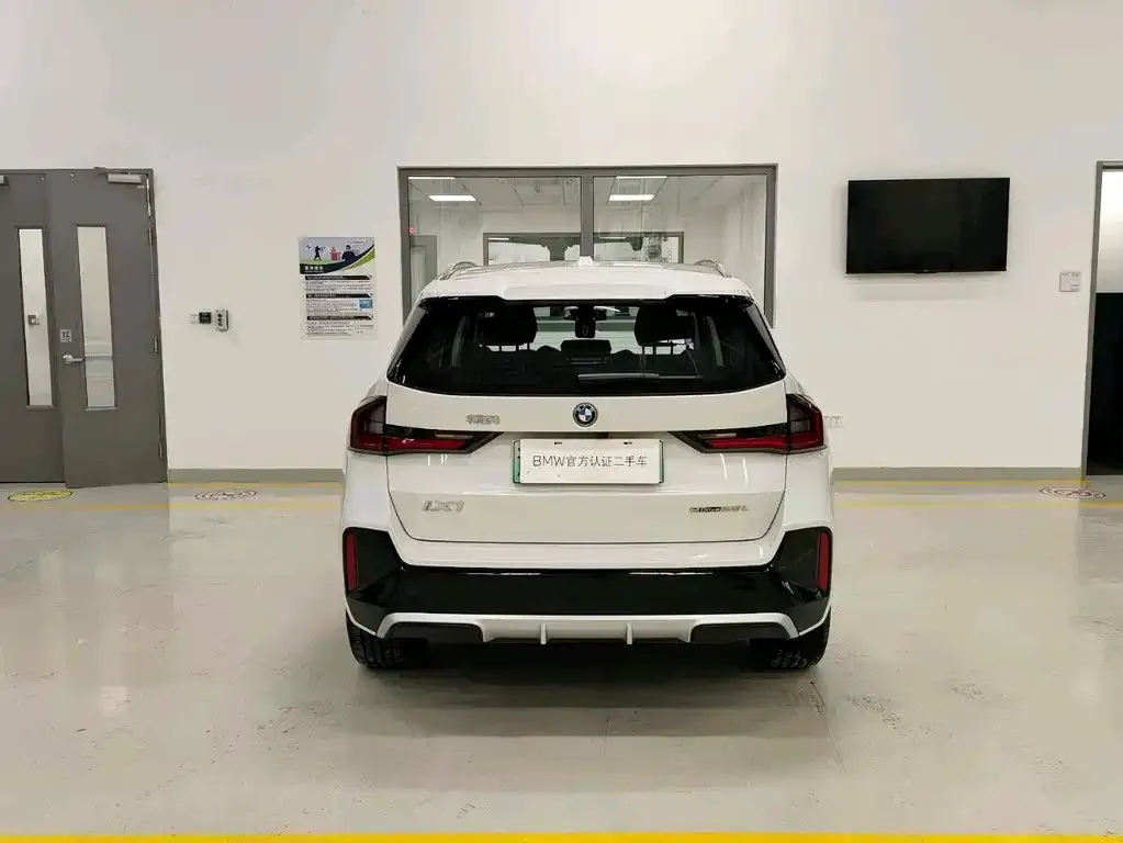 BMW iX1 2025 из CN, фото 3