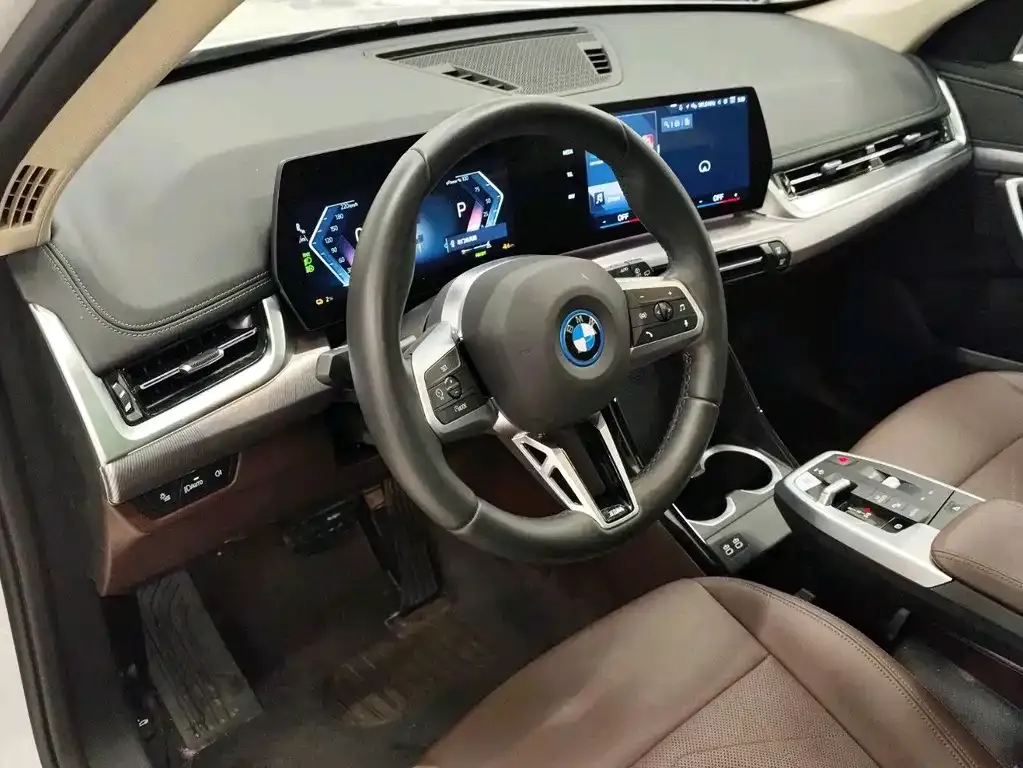 BMW iX1 2025 из CN, фото 7