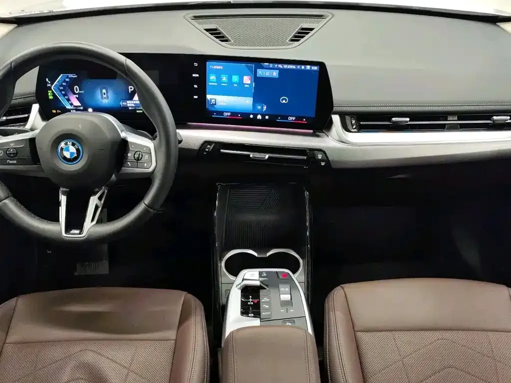 BMW iX1 2025 из CN, фото 9