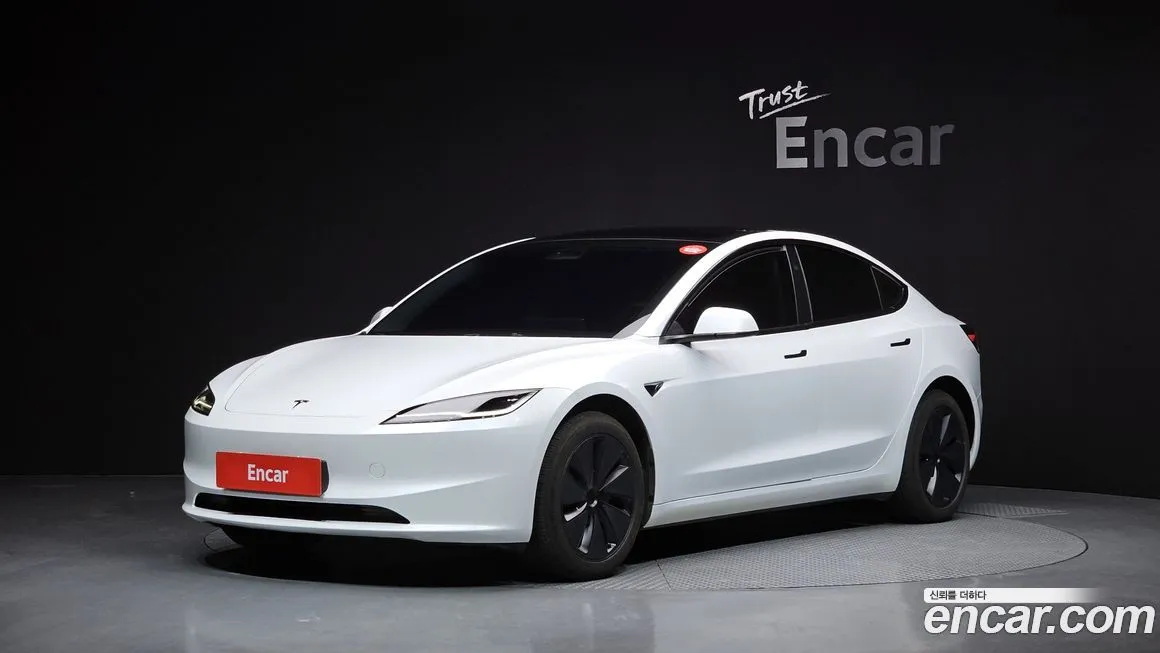 Tesla Model 3 — фото 1