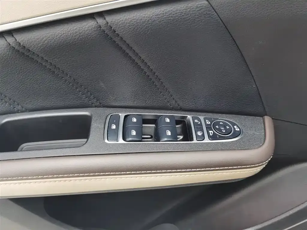 BYD MAX New Energy 2023 из CN, фото 6