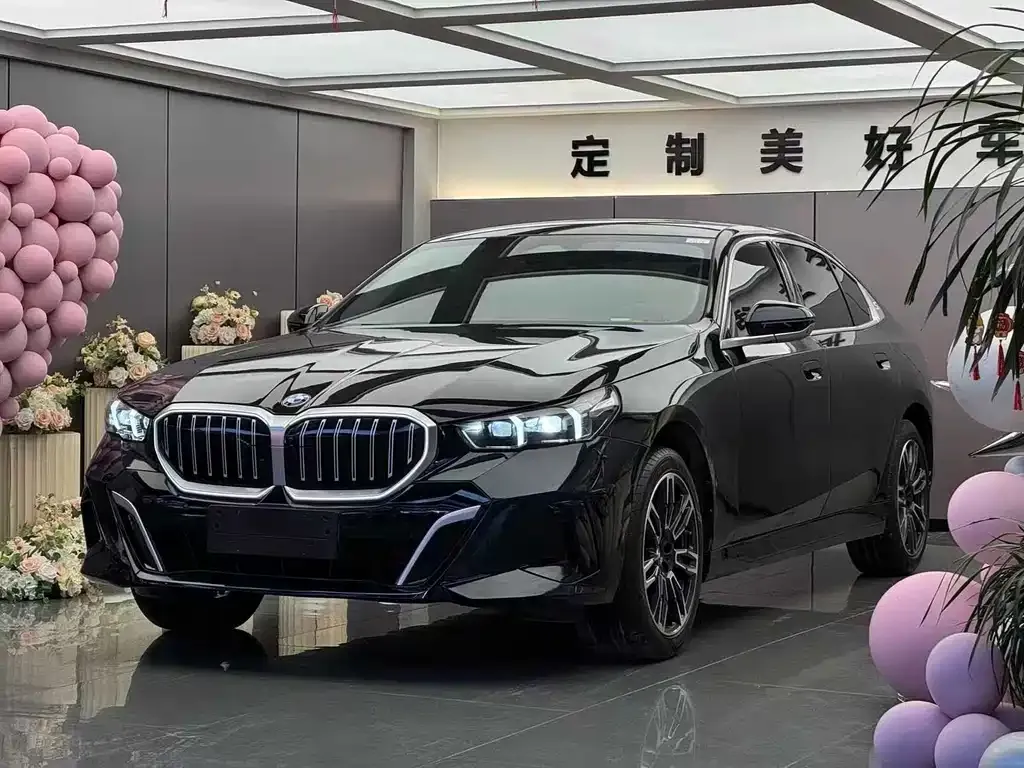 BMW 5 Series 2025 из CN, фото 1