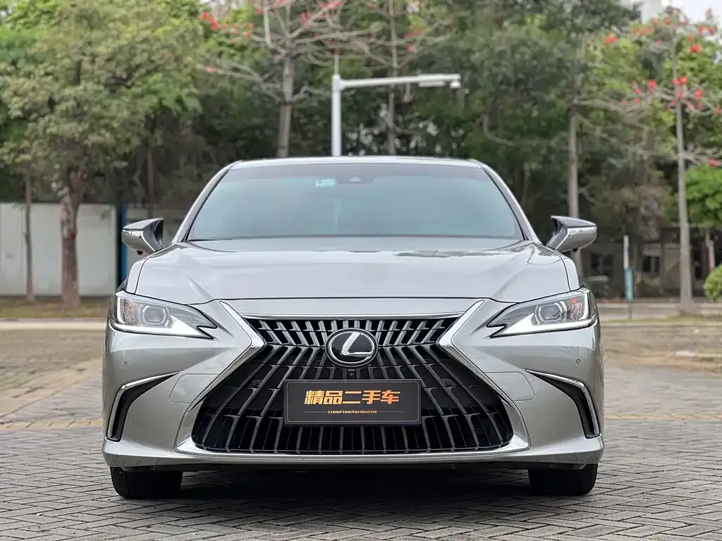 Lexus ES — фото 5