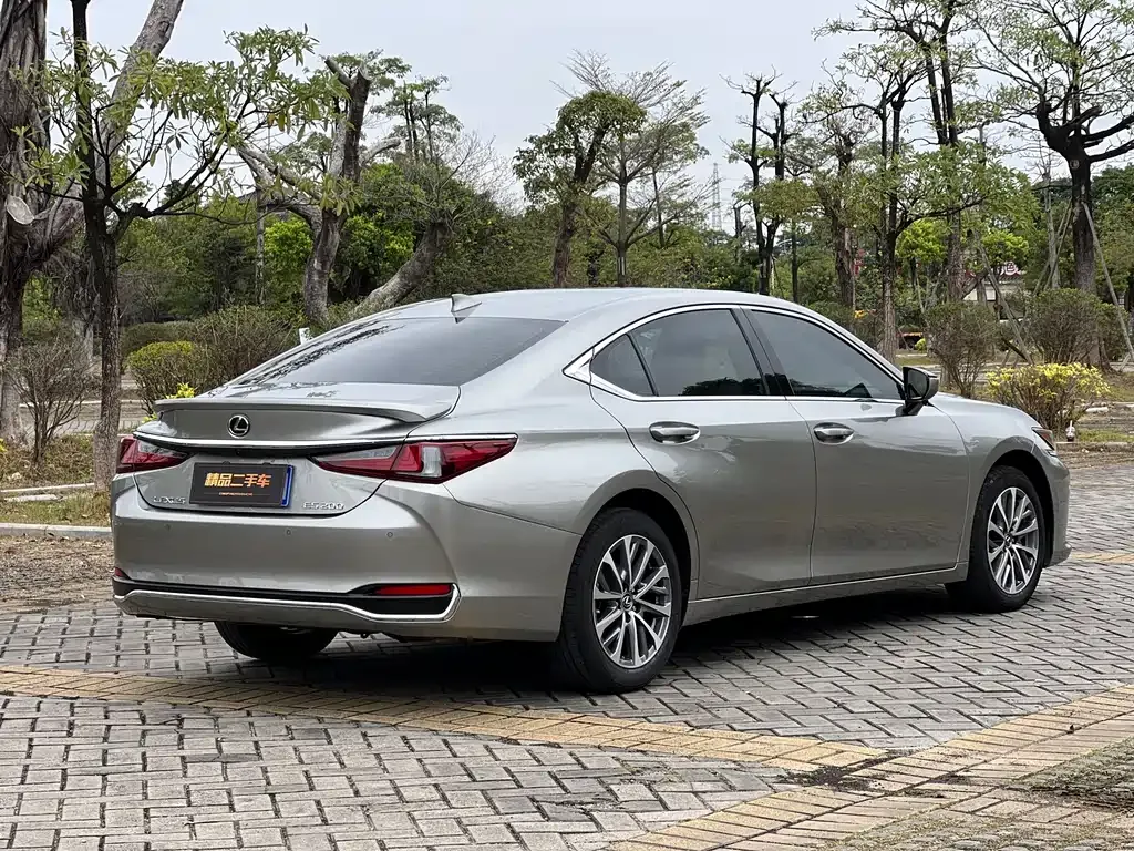 Lexus ES — фото 3