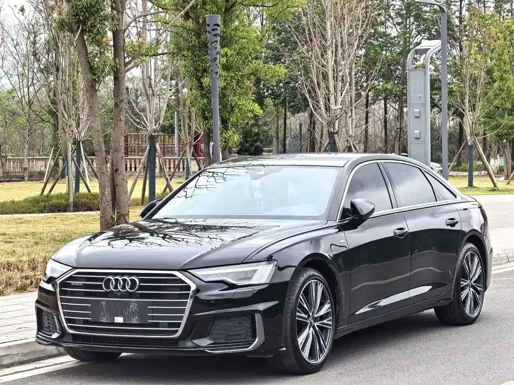 Audi A6L — фото 1
